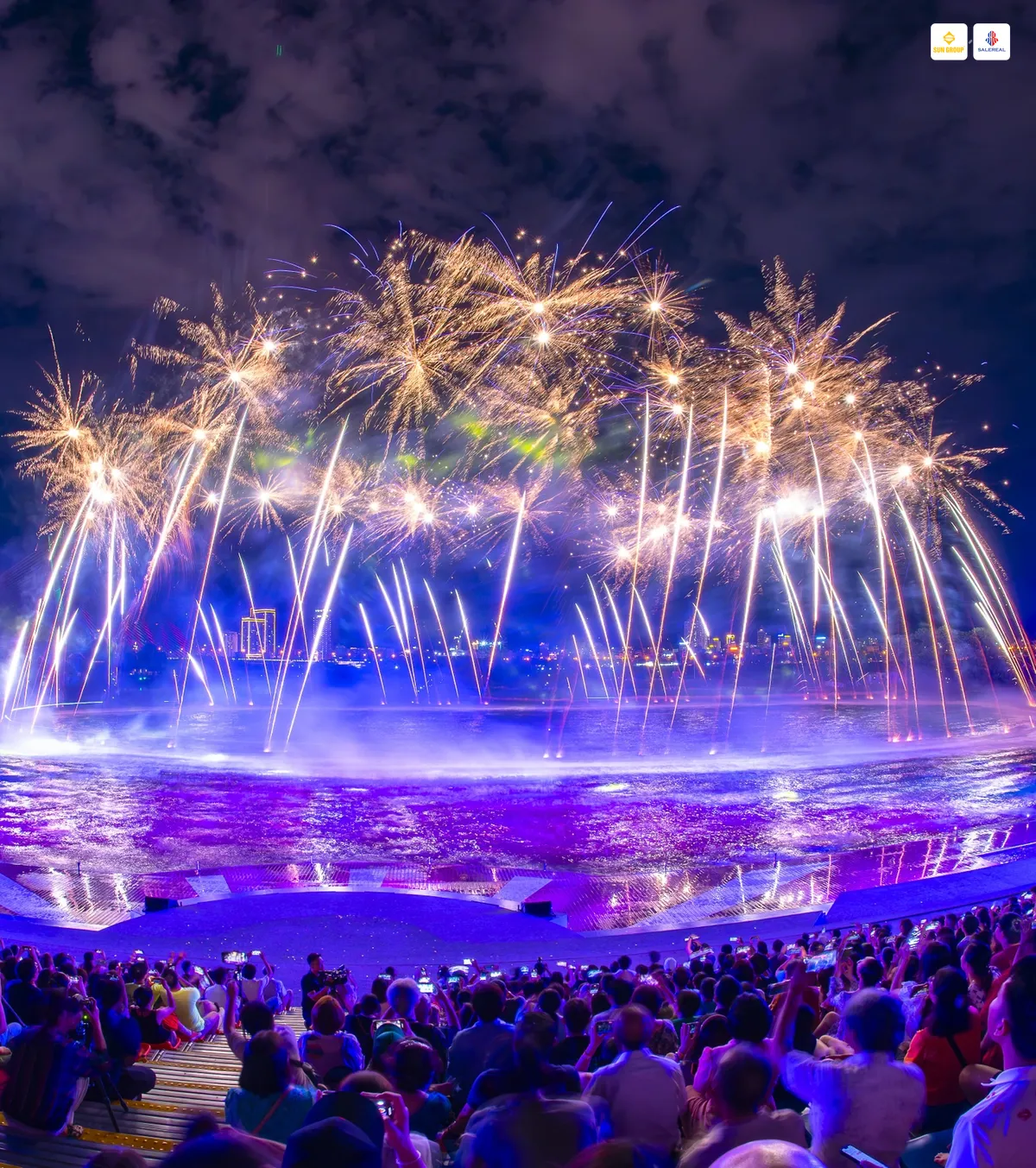 minh hoa show phao hoa tai xanh island cat ba