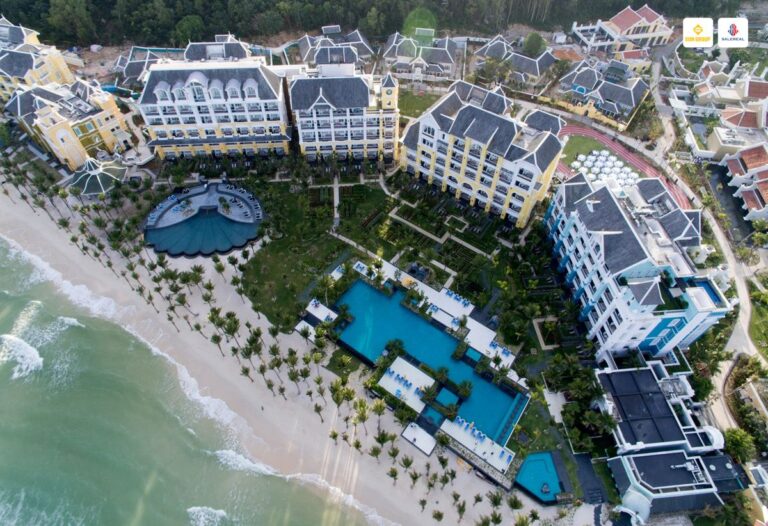 thuc te jw marriott phu quoc emerald bay