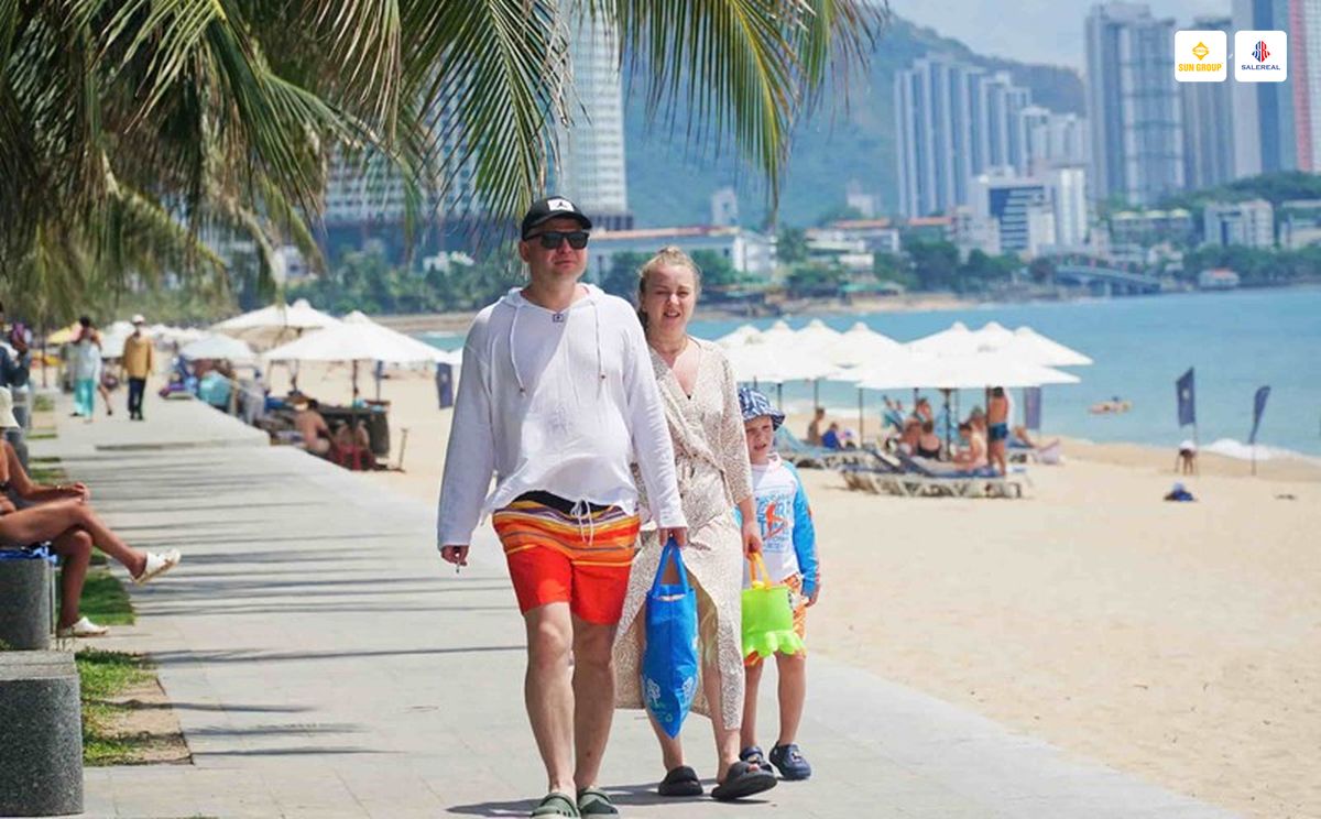 hinh anh du khach quoc te tai nha trang